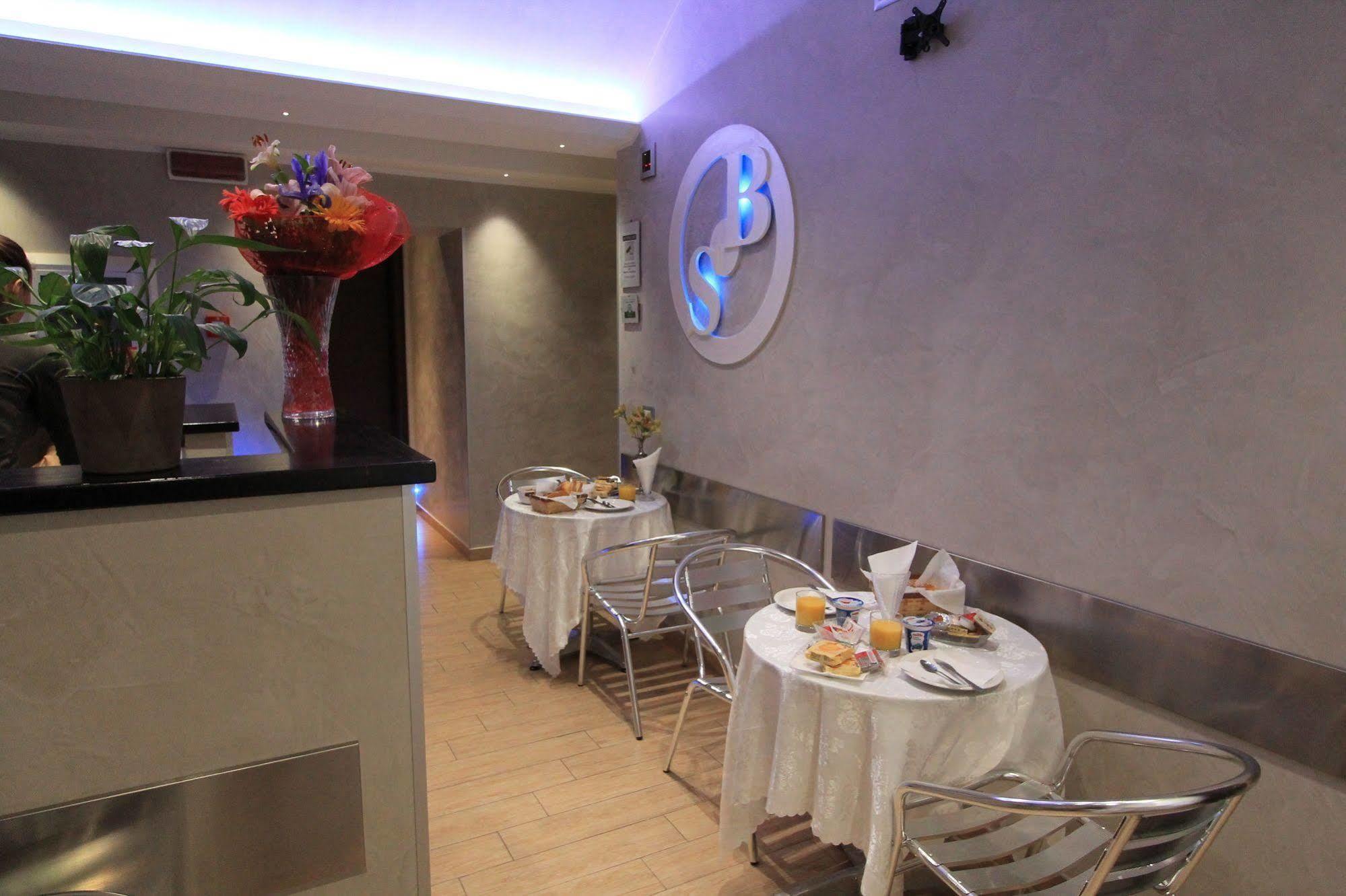 Couette-café Buonarroti 3*